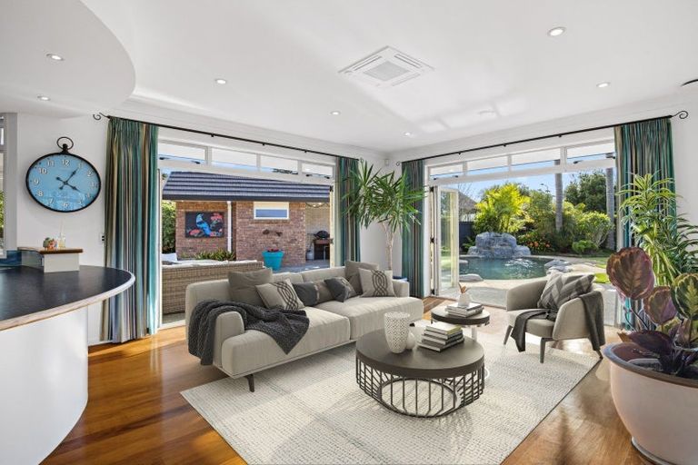 Photo of property in 14 Glencairn Place, Buckland, Pukekohe, 2677