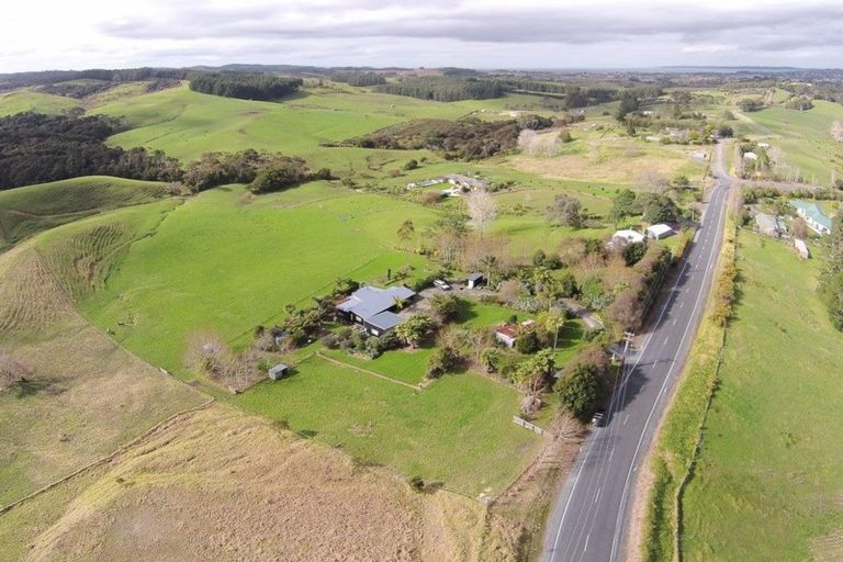 Photo of property in 100 Upper Orewa Road, Wainui, Silverdale, 0992