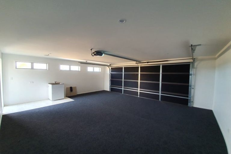 Photo of property in 1 Poutawa Lane, Clarks Beach, 2122