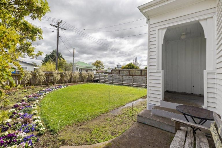 Photo of property in 17 Robert Street, Marton, 4710