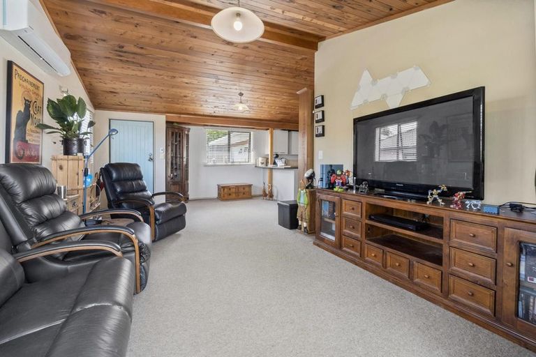 Photo of property in 95a Simpson Road, Ranui, Auckland, 0612