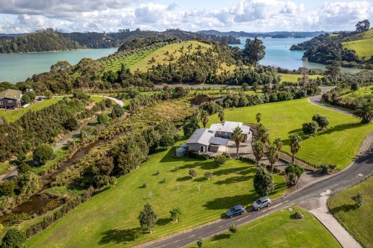 Photo of property in 16 Te Akau Drive, Russell, 0272