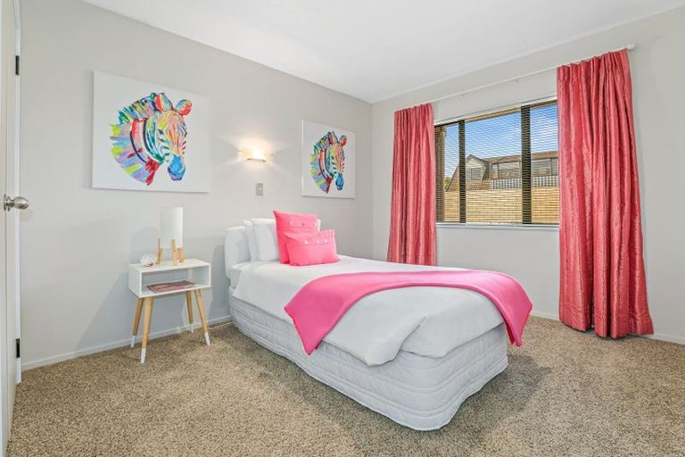 Photo of property in 77 Harvey Street, Waipahihi, Taupo, 3330