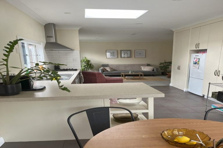 Photo of property in 332 Adelaide Road, Newtown, Wellington, 6021