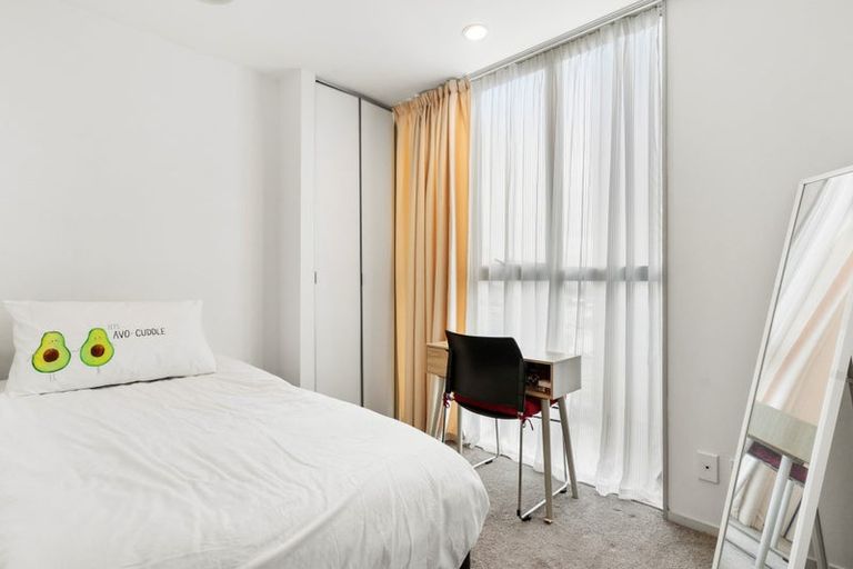 Photo of property in 402/17 Osterley Way, Manukau, Auckland, 2104