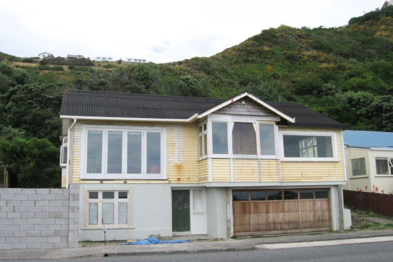 Photo of property in 192 The Esplanade, Island Bay, Wellington, 6023