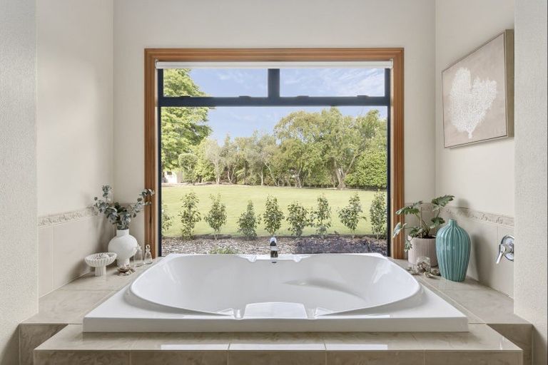 Photo of property in 203 Athlone Drive, Cambridge, 3434