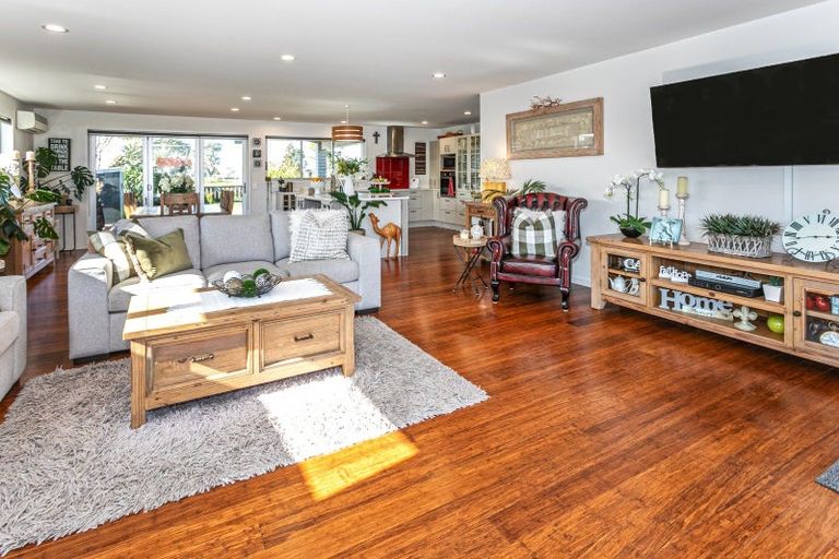 Photo of property in 104 Kiwi Road, Whangamata, 3620