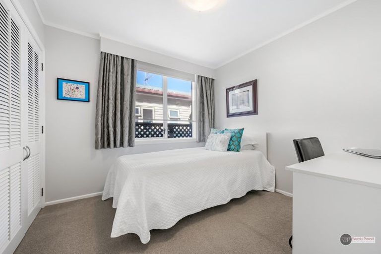 Photo of property in 40 Saint Ronans Avenue, Waterloo, Lower Hutt, 5011