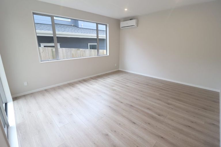 Photo of property in 2a Crystal Avenue, Te Atatu South, Auckland, 0602