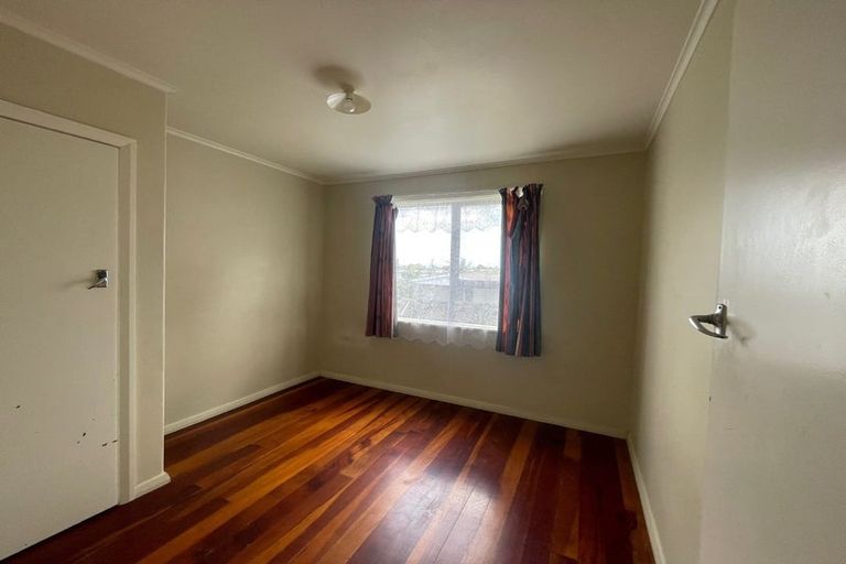 Photo of property in 1/50 Tawa Crescent, Manurewa, Auckland, 2102