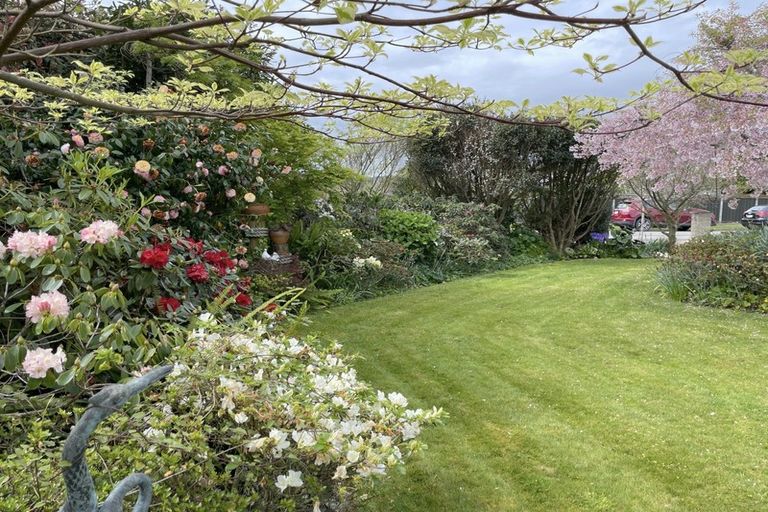Photo of property in 39 Oriwa Crescent, Otaki, 5512