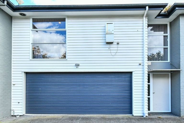 Photo of property in 61 The Track, Takanini, 2112