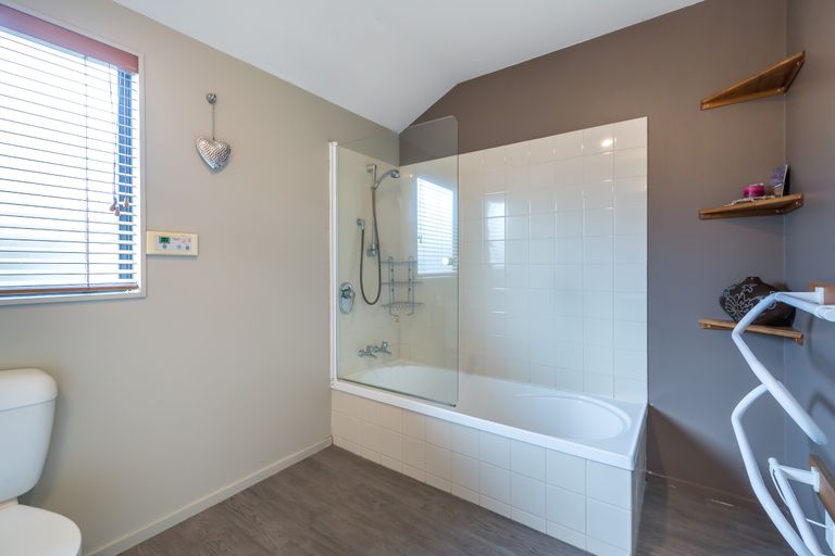 Photo of property in 16 Camleigh Close, Kaiapoi, 7630