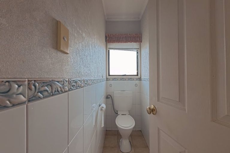 Photo of property in 591 Great South Road, Rosehill, Papakura, 2113