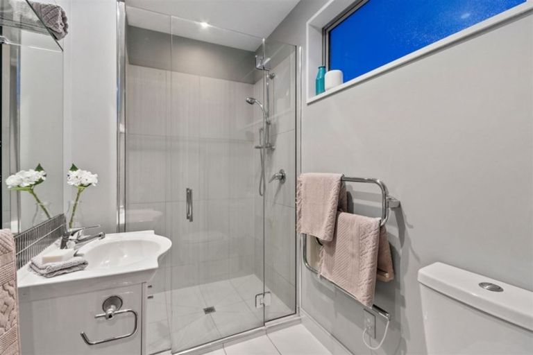 Photo of property in 128a Holly Road, St Albans, Christchurch, 8014