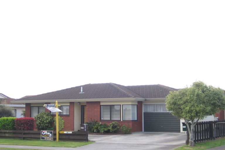 Photo of property in 2/77 Gloucester Road, Mount Maunganui, 3116