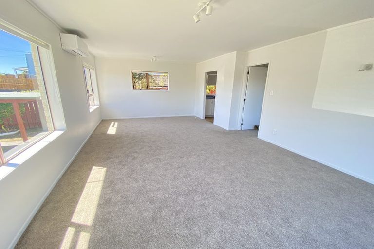 Photo of property in 1/6 Philson Terrace, Browns Bay, Auckland, 0630