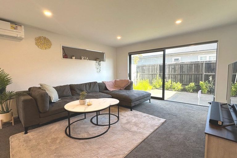 Photo of property in 2/116b Cranford Street, St Albans, Christchurch, 8014