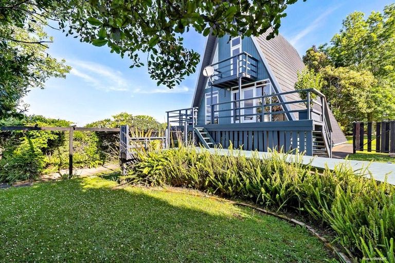 Photo of property in 1 Realm Place, Massey, Auckland, 0614