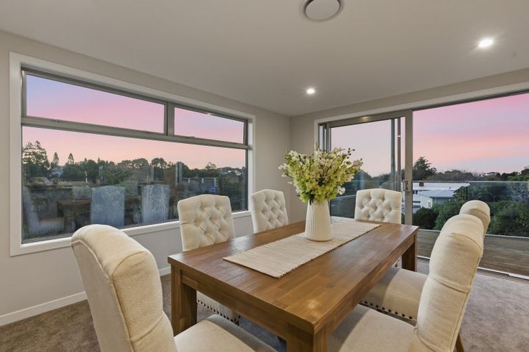 Photo of property in 12c Ruskin Place, Westown, New Plymouth, 4310