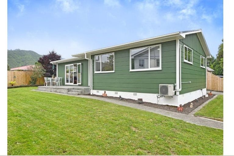 Photo of property in 81 California Drive, Totara Park, Upper Hutt, 5018
