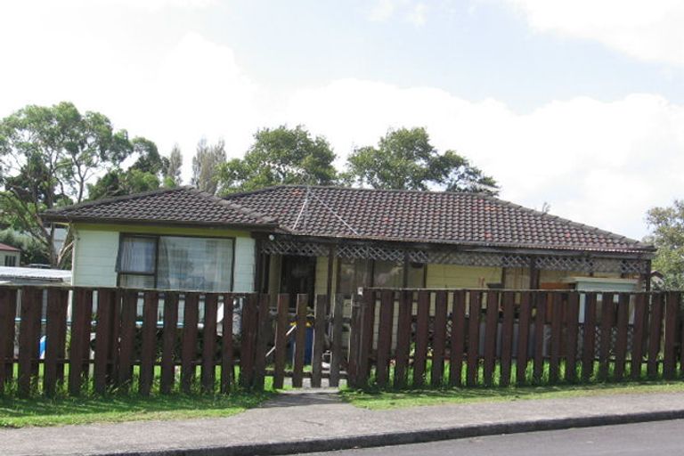 Photo of property in 23 Meilland Place, Glen Eden, Auckland, 0602