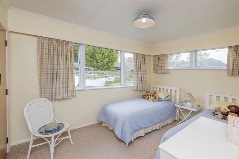Photo of property in 16 Stuart Street, Levin, 5510