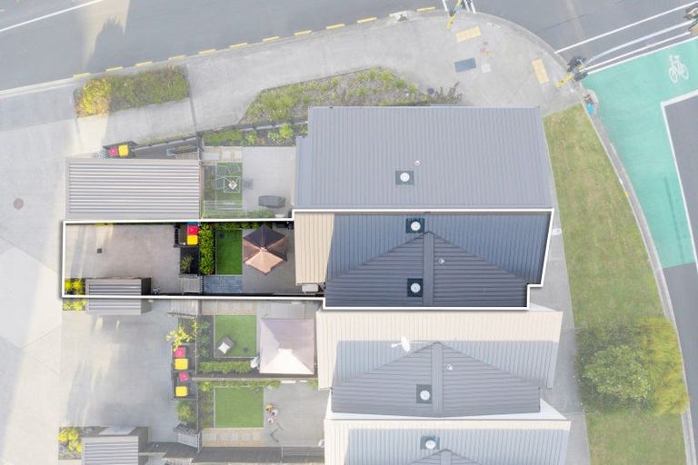 Photo of property in 62 Hobsonville Point Road, Hobsonville, Auckland, 0616