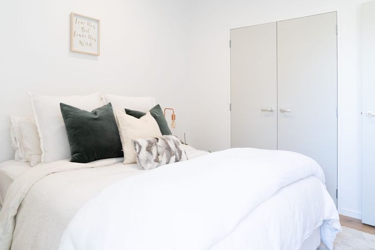 Photo of property in 211 Hobsonville Road, Hobsonville, Auckland, 0618