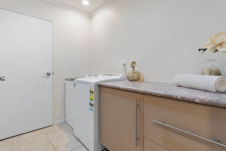 Photo of property in 14 Duntrune Road, Flat Bush, Auckland, 2016