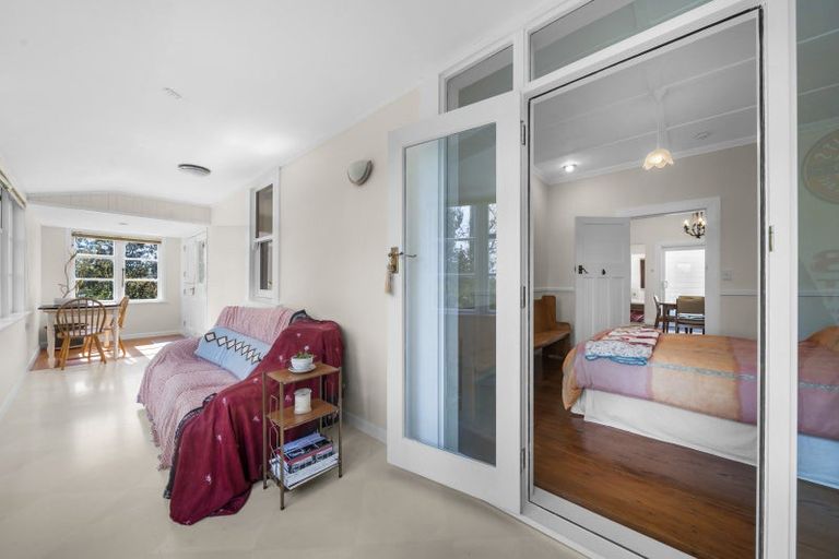 Photo of property in 190 Regent Street, Martinborough, 5711