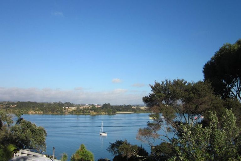 Photo of property in 2/34 Oruamo Place, Beach Haven, Auckland, 0626