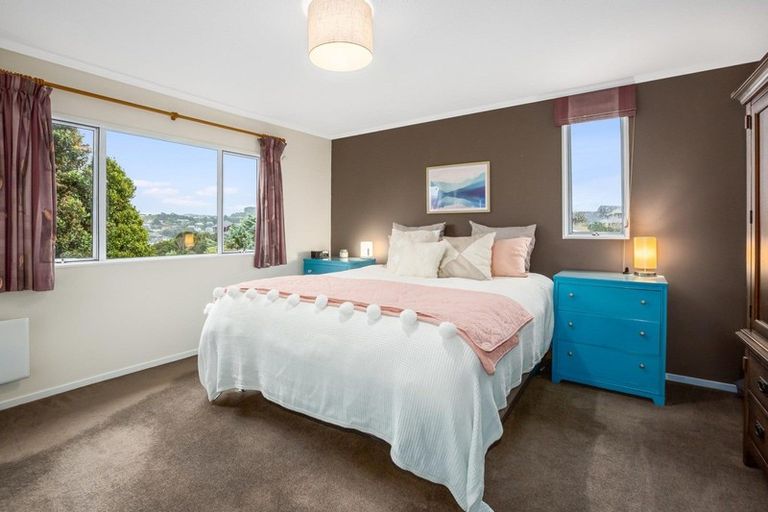 Photo of property in 2 Portage Place, Whitby, Porirua, 5024