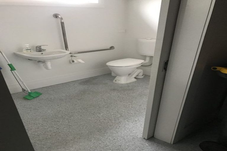 Photo of property in 1/143 Great South Road, Papakura, 2110