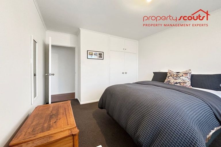 Photo of property in 2 May Avenue, Te Atatu South, Auckland, 0610