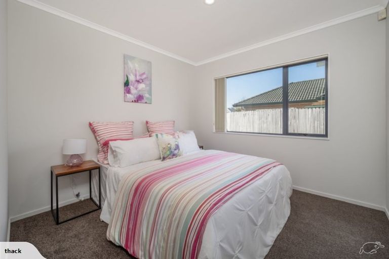 Photo of property in 3 Naul Place, East Tamaki Heights, Auckland, 2016