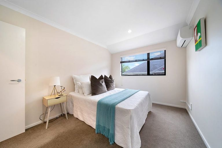 Photo of property in 5 Mcwhirters Farm Lane, Massey, Auckland, 0614