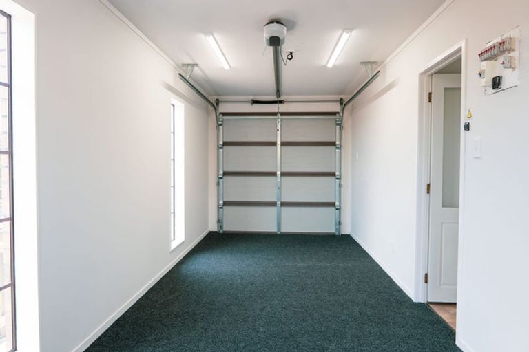 Photo of property in 1/50 Wellington Street, Howick, Auckland, 2014