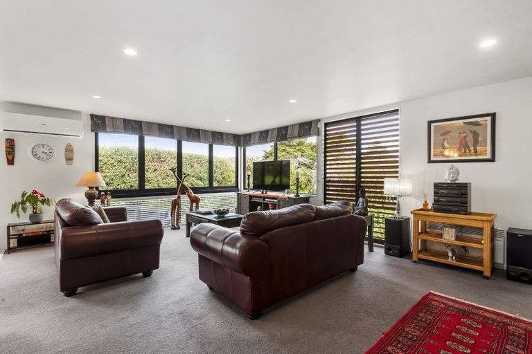 Photo of property in 3/71 Pupuke Road, Northcote, Auckland, 0627