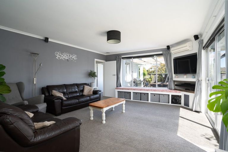 Photo of property in 10 Warren Crescent, Hillmorton, Christchurch, 8025