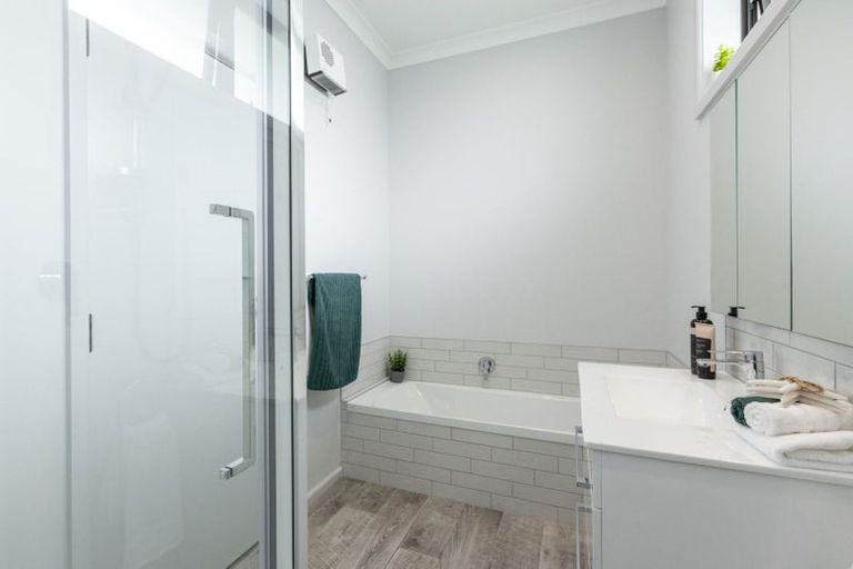 Photo of property in 14 Church Road, Taradale, Napier, 4112