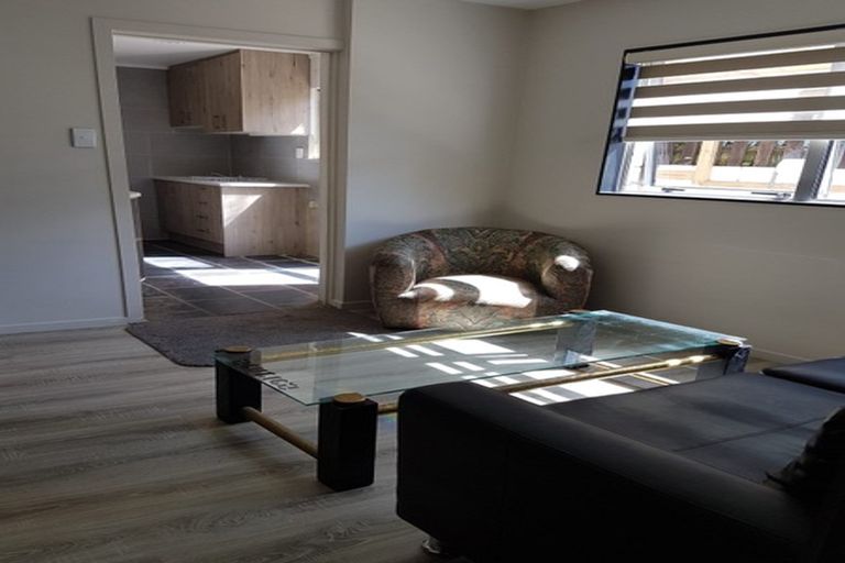 Photo of property in 76 Gallony Avenue, Massey, Auckland, 0614