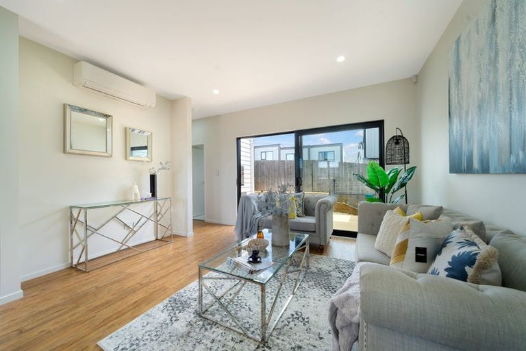 Photo of property in 21 Parker Avenue, New Lynn, Auckland, 0600