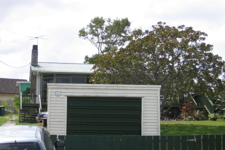 Photo of property in 139 Lancaster Road, Beach Haven, Auckland, 0626