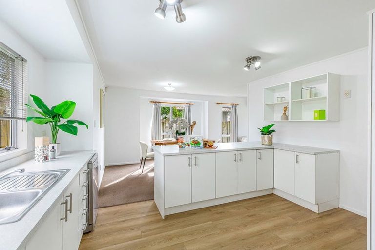 Photo of property in 8e Rathgar Road, Henderson, Auckland, 0610