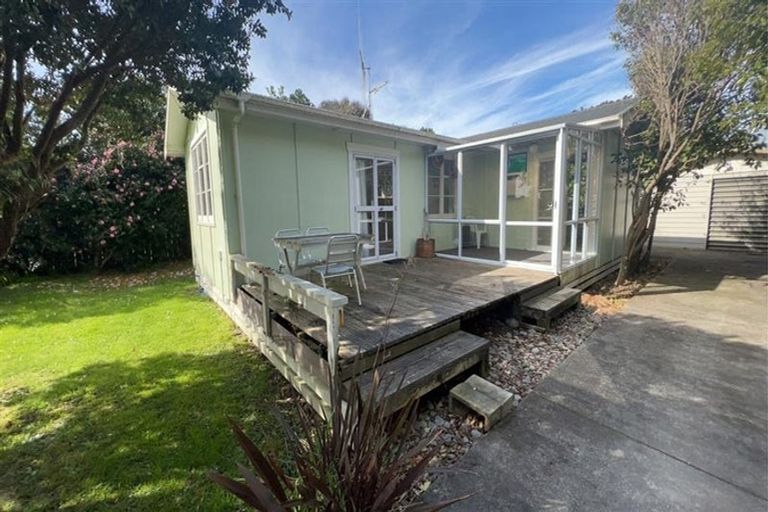 Photo of property in 1 Te Whena Street, Otaki Beach, Otaki, 5512