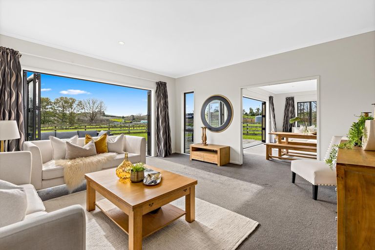 Photo of property in 177 Sandspit Road, Shelly Park, Auckland, 2014