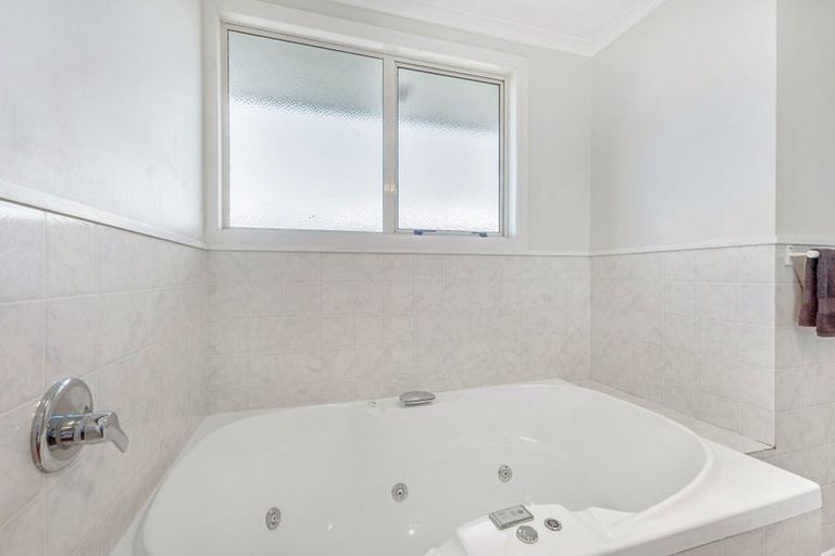 Photo of property in 12a Severn Place, Spotswood, New Plymouth, 4310