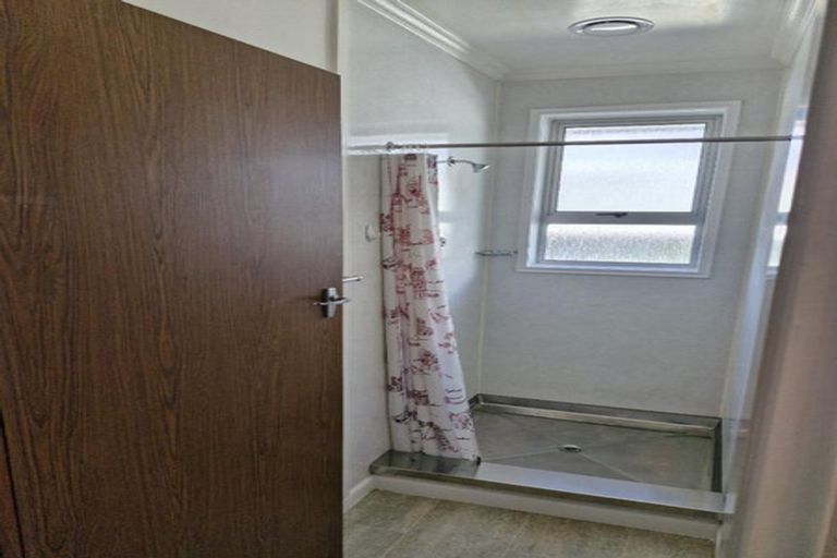 Photo of property in 20 Alberta Road, Glen Avon, New Plymouth, 4312